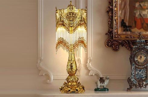 Mẫu đèn bàn trang trí phong cách cổ điển